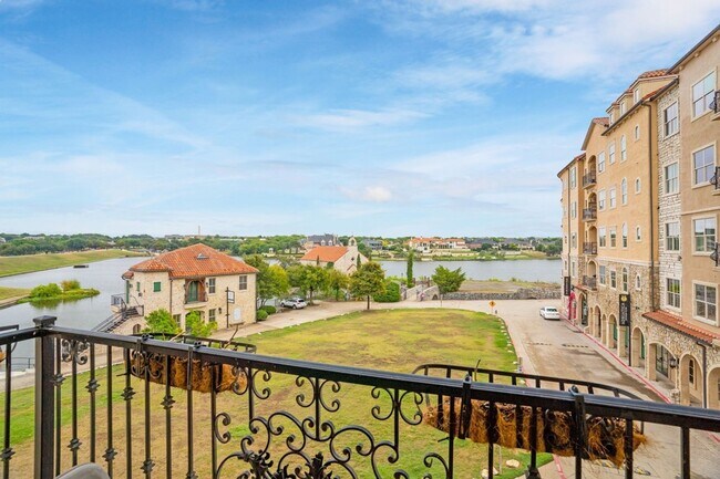 Foto del edificio - 6601 Mediterranean Dr