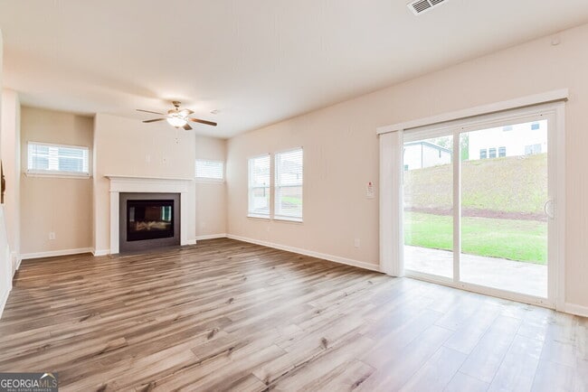 Building Photo - 466 Magnolia Dr