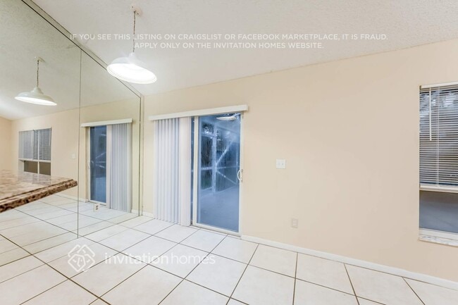 Building Photo - 9648 Tavernier Dr