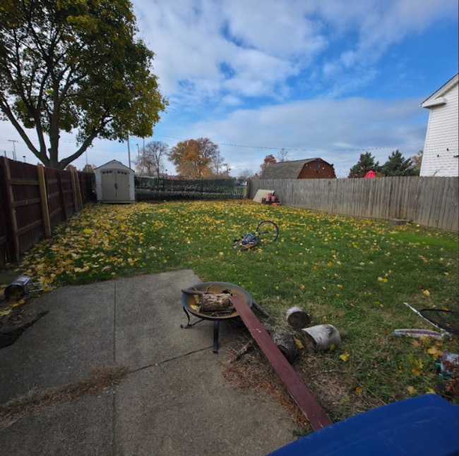 Building Photo - 2064 Halstead Ave