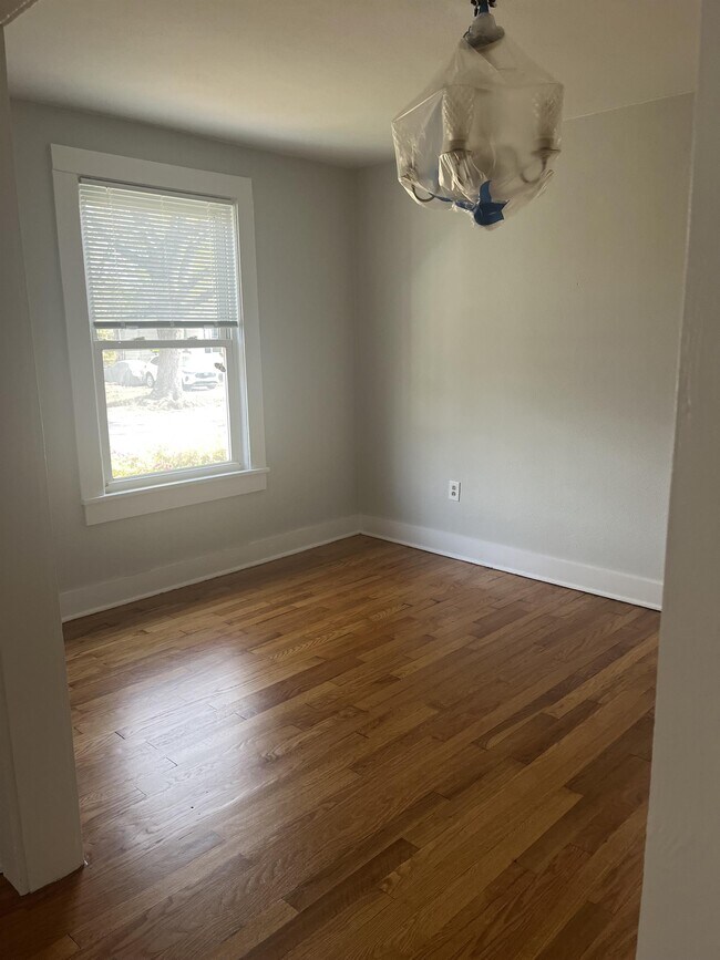 Foto del edificio - 2313 E 40th St