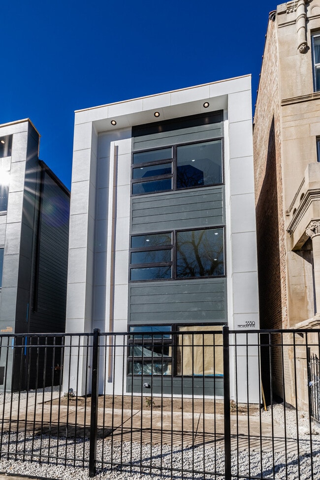 Building Photo - 5530 S Michigan Ave