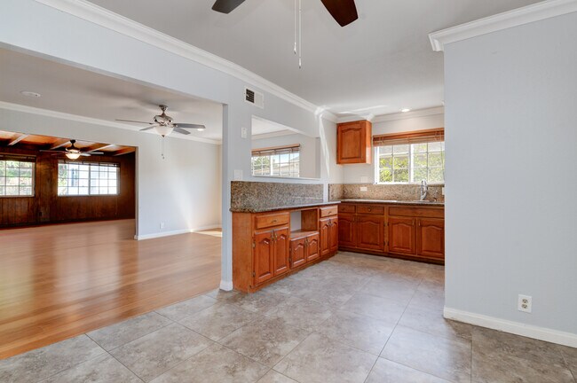 Cocina / Sala de estar - 2363 Fleetwood St