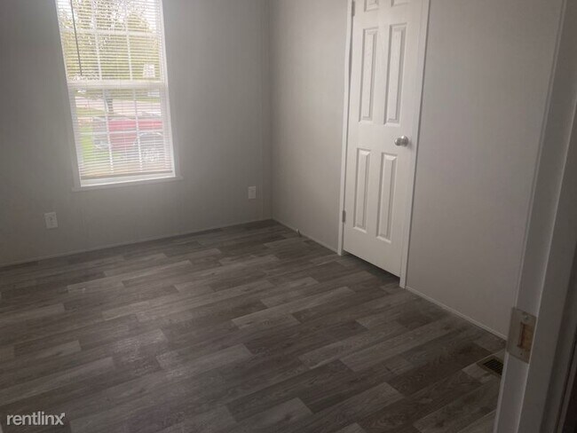 Foto del edificio - 3 br, 2 bath Mobile Home - 360 Shummard Br
