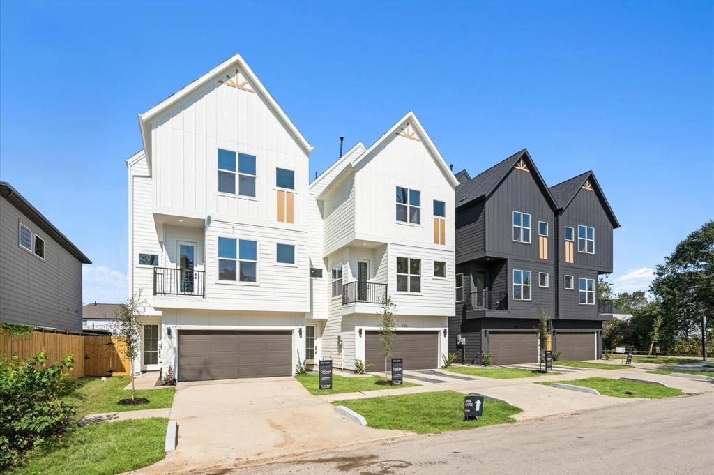 Foto principal - 3313 Daphne St