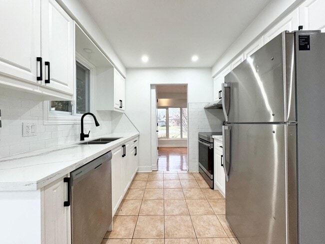 Building Photo - 14 Harbour Heights Ln