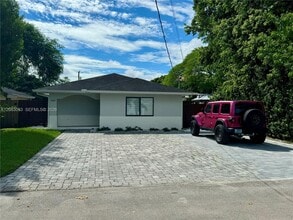 Building Photo - 8814 SW 126th Terrace