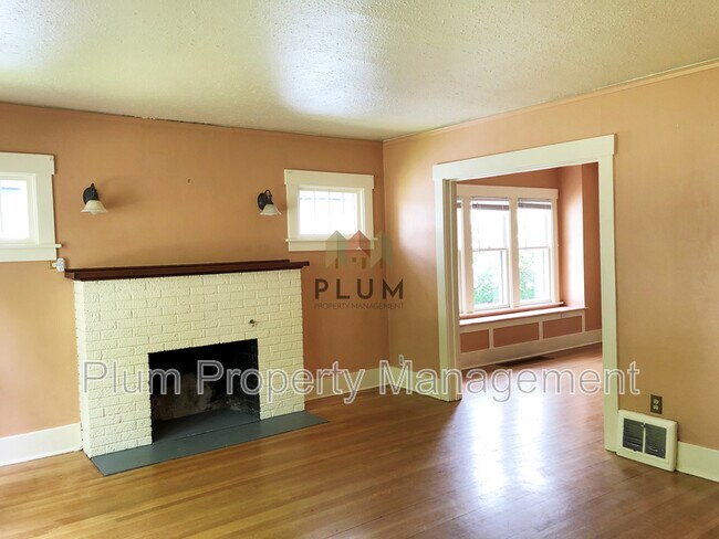 Building Photo - 527 Eddy Ave