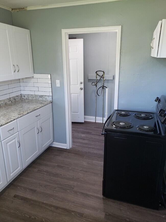 Kitchen - 4137 NE Winn Rd