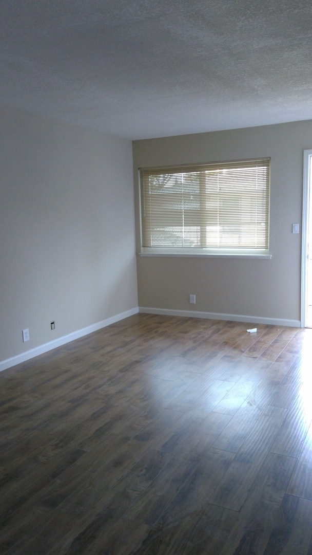 Foto del edificio - 2 Bed and 1 Bath San Jose - Closed to Cupertino Downtown and Schools