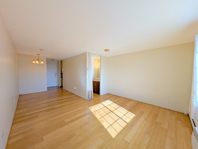 Building Photo - 474 Broadway