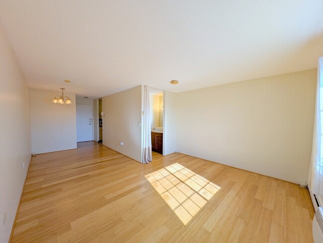 Building Photo - 474 Broadway