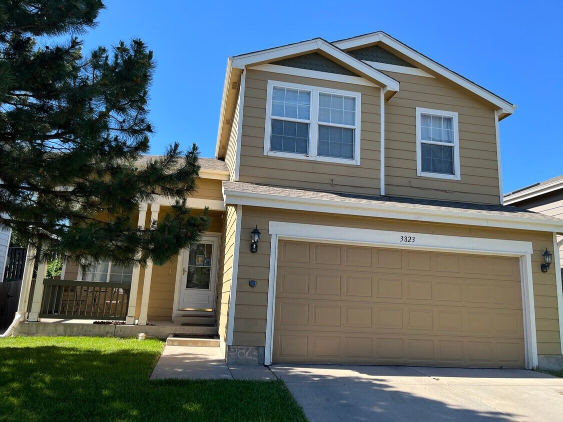 Primary Photo - 3 bed 2.5 bath house beside Bear Creek Par...