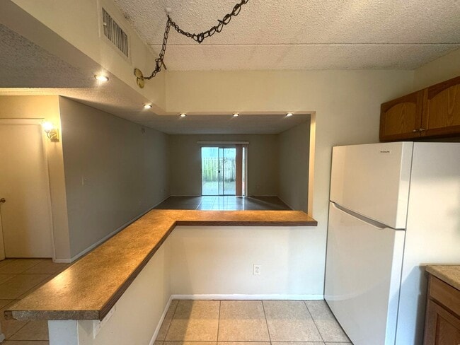 Building Photo - 2836 Somerset Park Dr