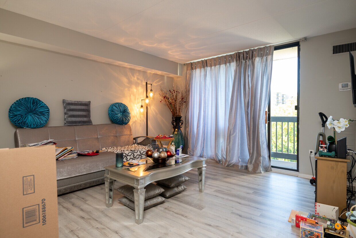 Foto principal - 6300 Stevenson Ave