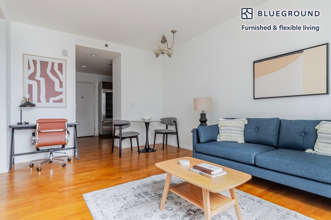 Foto del edificio - 635 W 42nd St