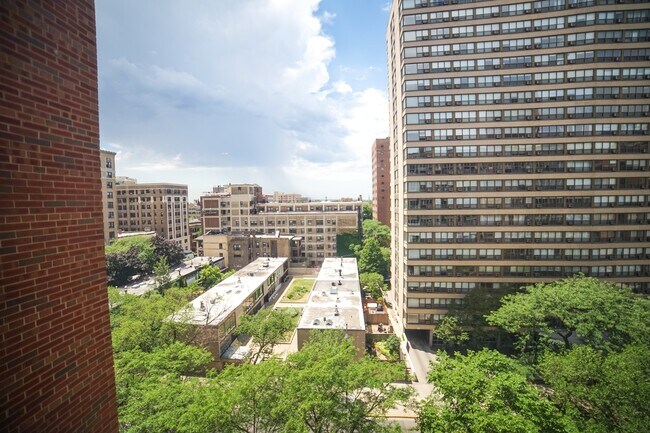 Foto del edificio - 2909 N Sheridan Rd