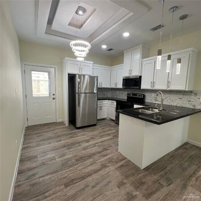 Building Photo - 16 N 59th St