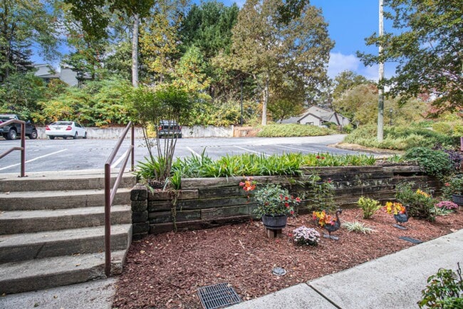 Building Photo - Cozy 2BR/2.BA Condo in Norcross!