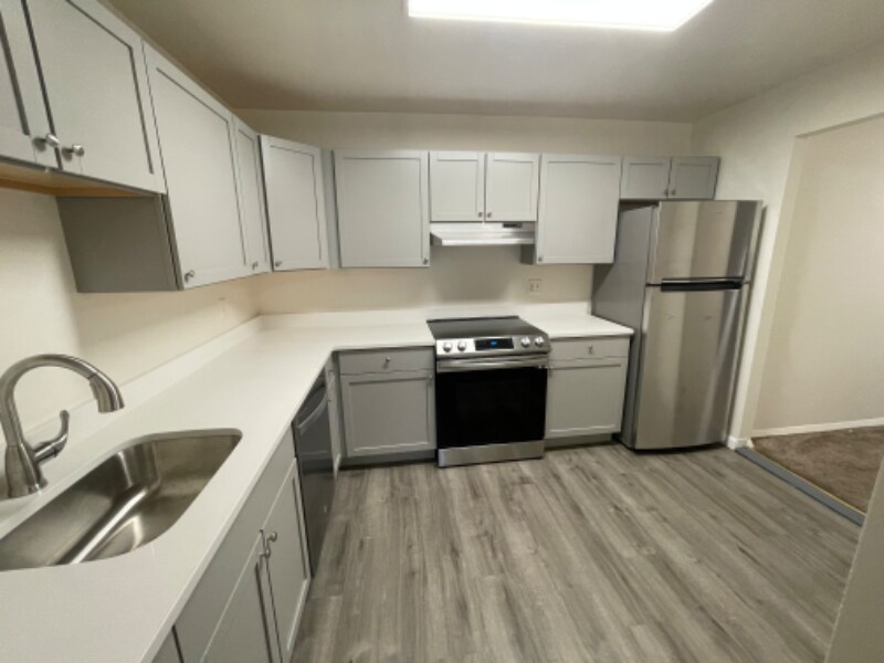 5821 Edson Ln, North Bethesda, MD 20852 Condo for Rent in North