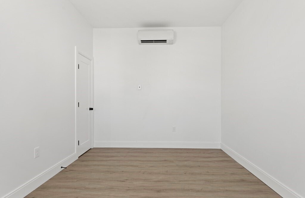 Foto del edificio - 1137 Washington St