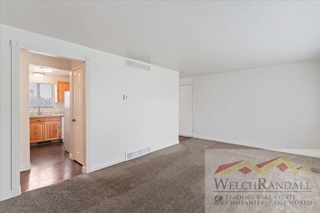 Foto del edificio - 2 Bedroom 1 Bath Duplex in Riverdale