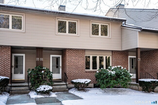 Foto del edificio - 449 S Main St