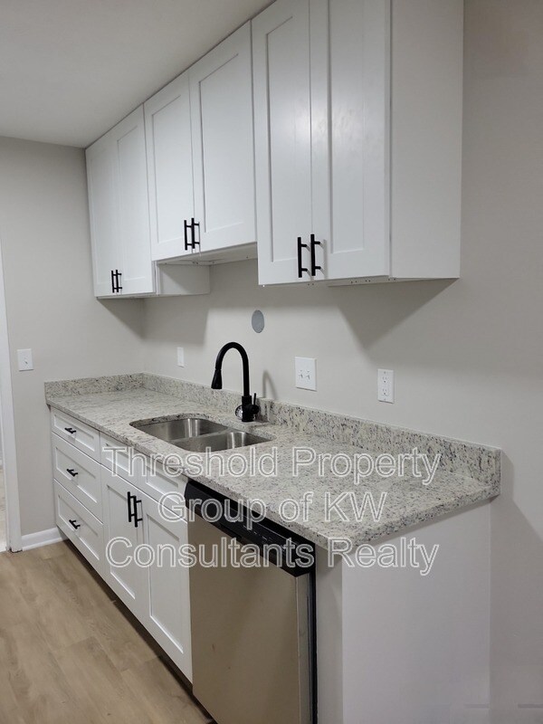 Foto principal - 7964-7966 Goldsmith Drive - 7966