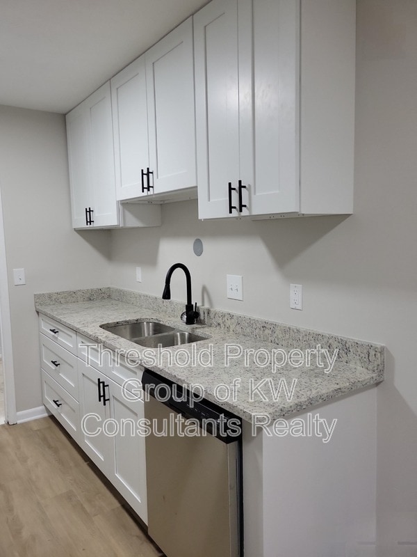 Building Photo - 7964-7966 Goldsmith Dr