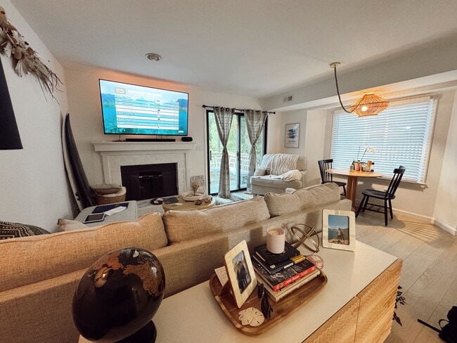 Living room - 2029 Eastwood Rd