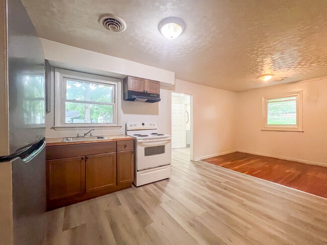 Foto del edificio - 2303 Maclin Cir