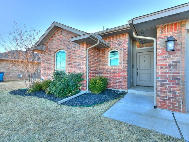 Building Photo - 3bed/2bath Home Available in the Heart of ...