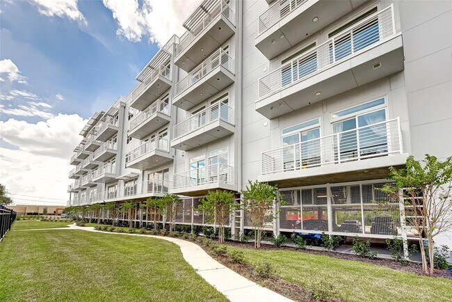Foto del edificio - 6955 Turtlewood Dr