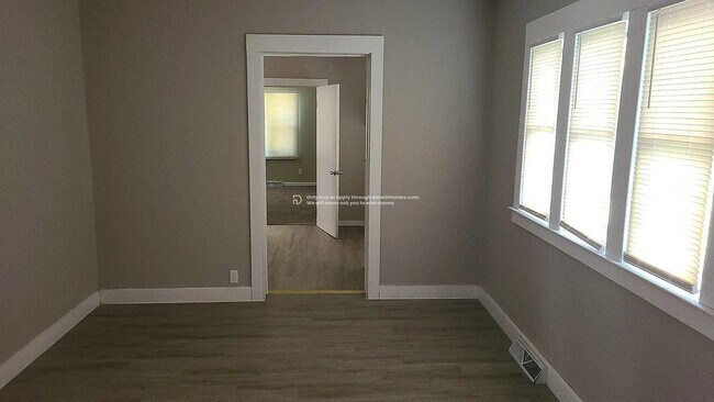 Foto del edificio - 909 Blaine Ave