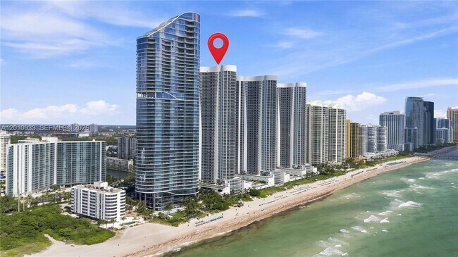 Foto del edificio - 15811 Collins Ave