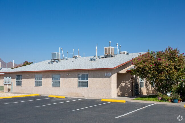 Building Photo - Western Crosby Apartments