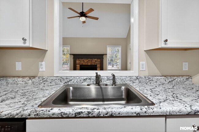 Foto del edificio - 198 Lakeview Dr