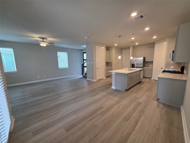 Foto del edificio - 4114 Glowing Hearth Dr
