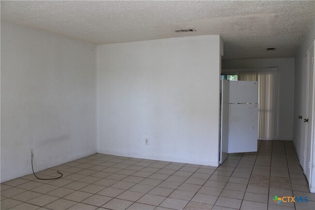 Building Photo - 2409 Valley Forge Ave
