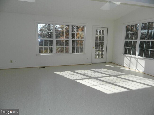 Foto del edificio - 609 Kensington Dr