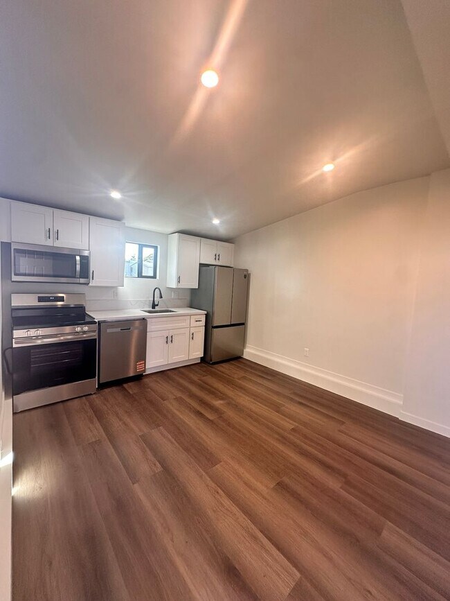 Foto del edificio - 352 Bonito Ave