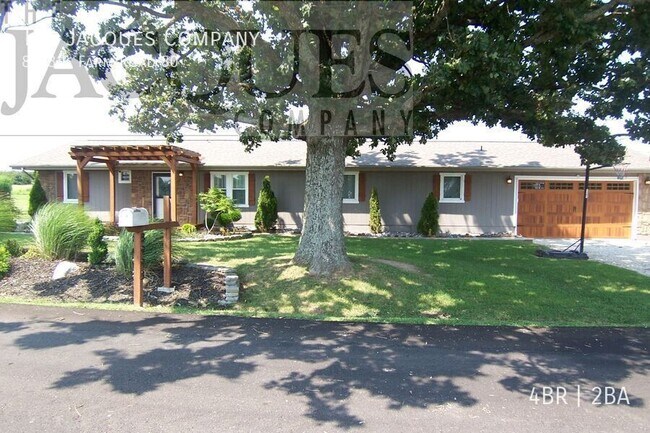 Building Photo - 8993 E Farm Rd 80