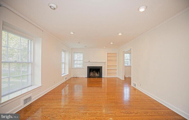 Foto del edificio - 526 Williams Rd