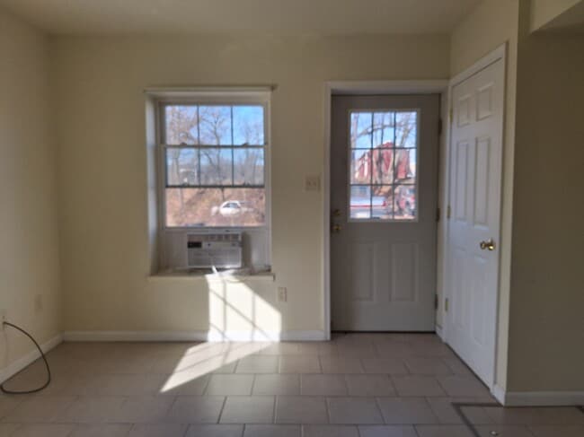 Building Photo - 354 Buchanan Trl