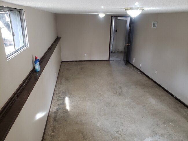 Foto del edificio - 7614 Longwood Ave