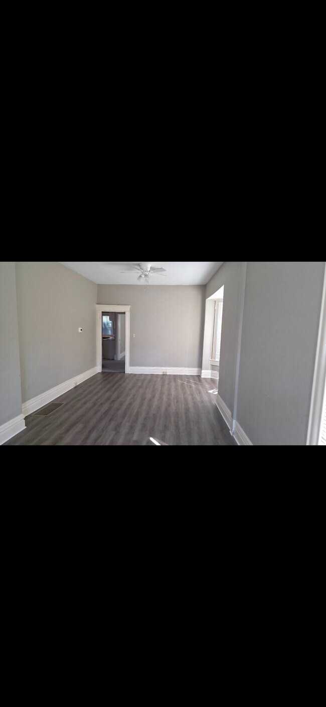 Foto del edificio - 335 N Lawndale Ave