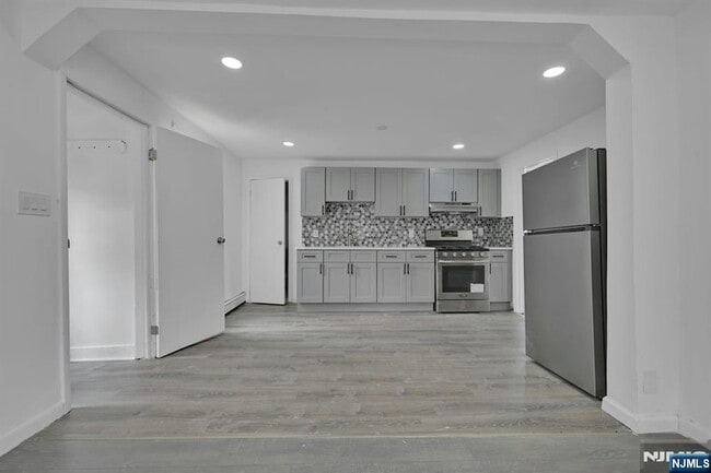Foto del edificio - 244 White St