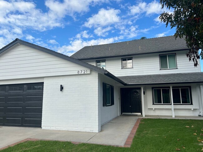 Foto del edificio - Moffett tract 5 bedroom home with pool in cul-de-sac