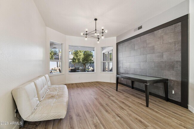 Building Photo - 2732 E Hillery Dr