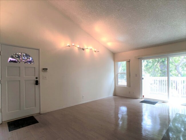 Building Photo - 1227 W Capitol Dr